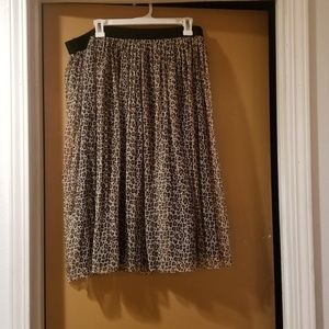 Cute leopard midi skirt